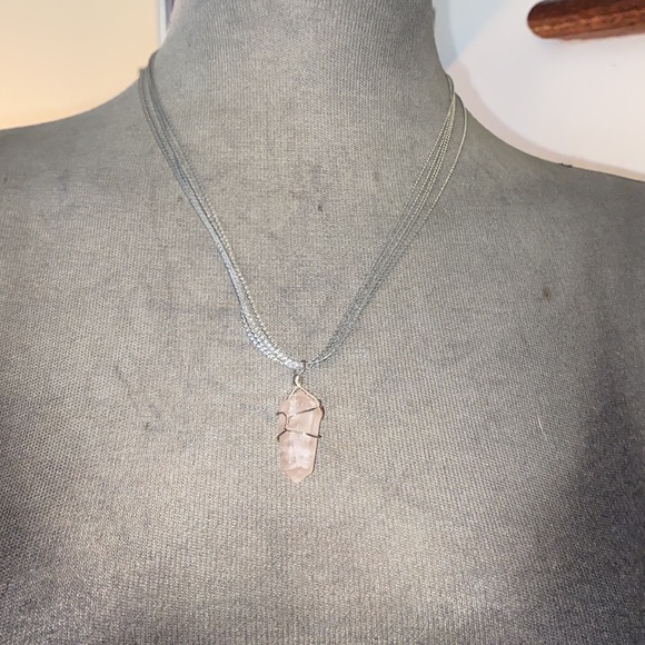 Wire wrapped rose quartz pendant - Picture 5 of 7